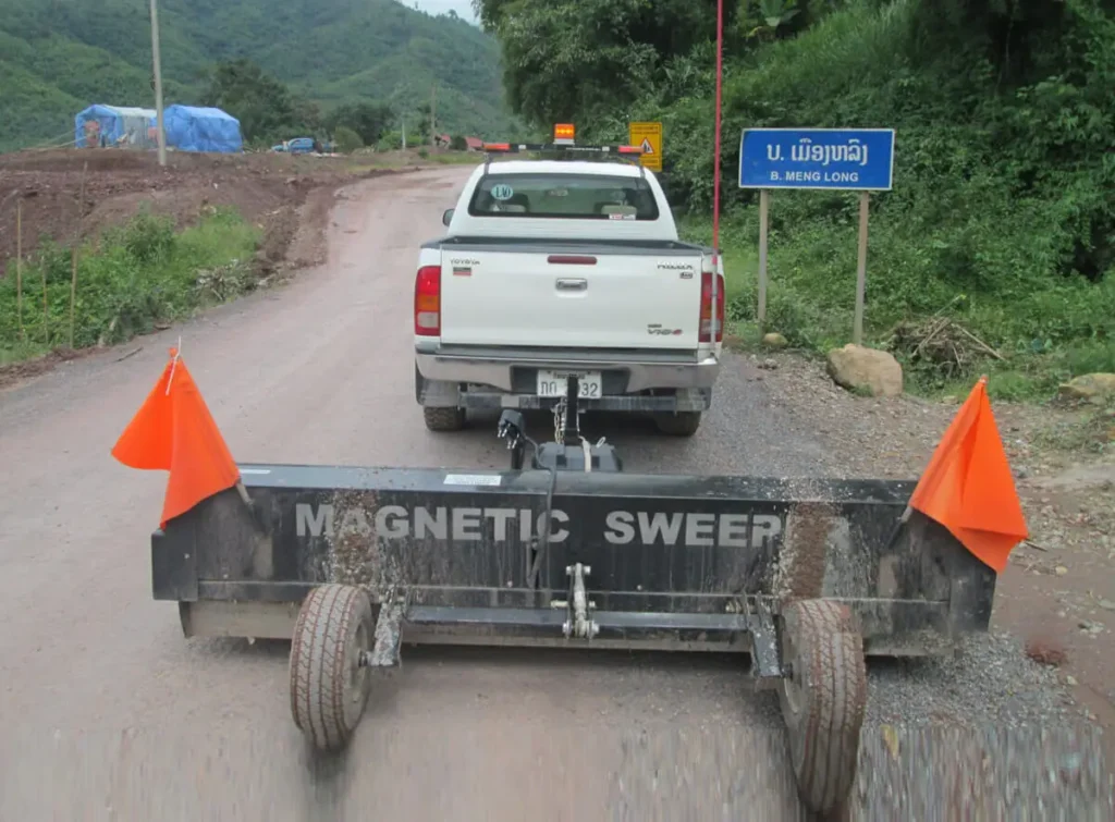 mining Magnetic Sweeper from PKO to Muenglong bluestreak equipment adj