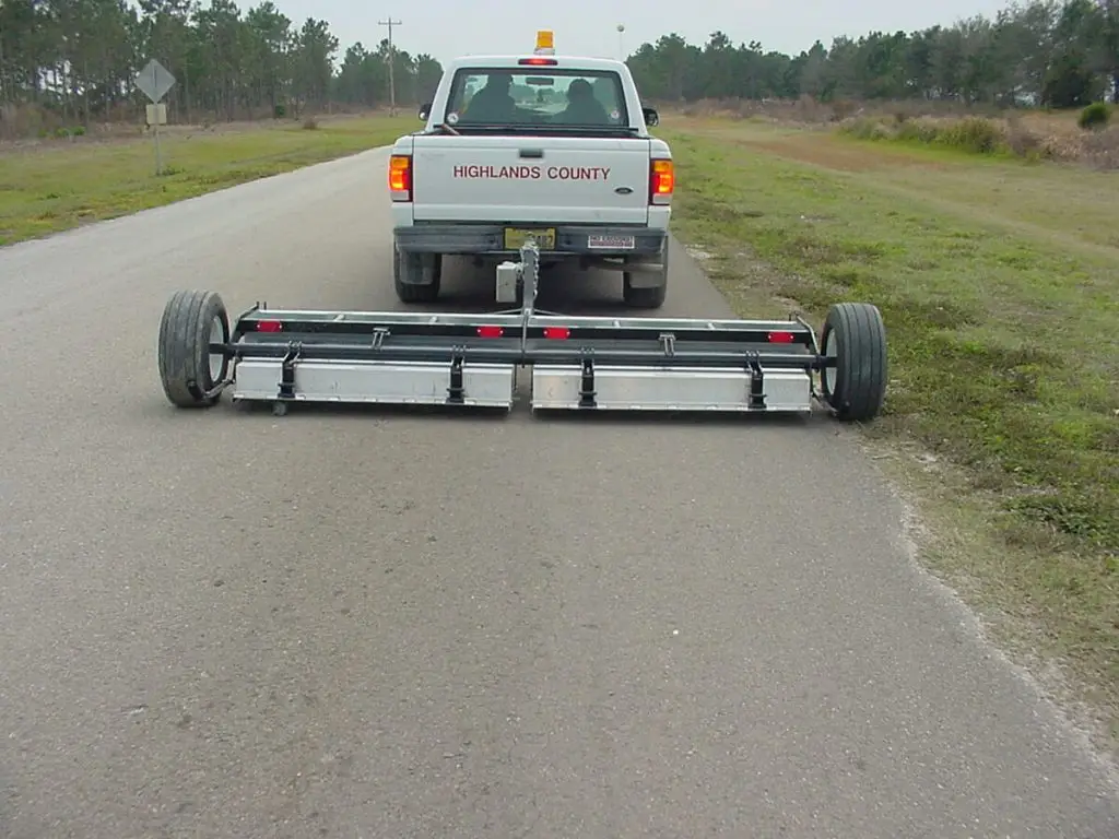 Sweep roads quickly and easily