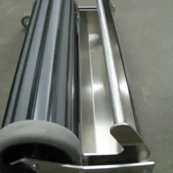 Elevated tray handle is easy to grab and reduces how far the operator has to bend over.