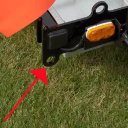 Quatre points d'ancrage à chaque coin facilitent le transport par remorque sur les chantiers.