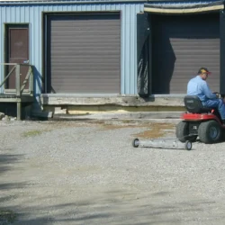 Ramasser les débris métalliques autour des installations d'expédition et réduire les crevaisons et les temps d'arrêt.