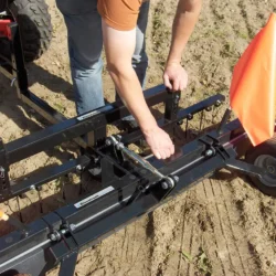 Utilisation du réglage du tube supérieur pour abaisser l'aimant plus près du sol