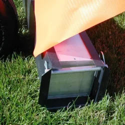 Vue de l'extrémité du manchon de nettoyage rapide optionnel qui se verrouille en place autour du boîtier magnétique.