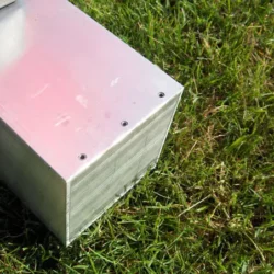 Boîtier magnétique de 4,5" x 4,5" en aluminium inoxydable