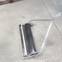 Continuous Discharge Shot Blasting Magnet