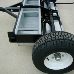 Bacs à débris embarqués pour stocker les débris ramassés par la balayeuse