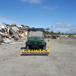 Balais magnétiques à montage frontal pour UTV par Bluestreak Equipment