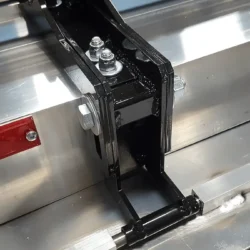 Le mécanisme de réglage en hauteur Piranha permet un ajustement de 1,75 pouce.