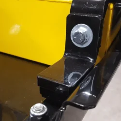 Vista cercana del extremo del imán para montacargas OBLAST.