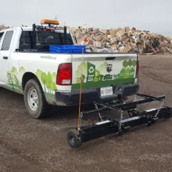Imán colgante para vertedero montado en camión por Bluestreak Equipment
