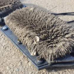 Nomic recouvert de particules métalliques