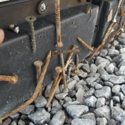 Balai magnétique pour chariot élévateur Nomic aimant à clous