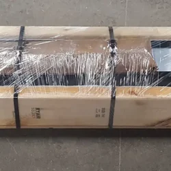 Wrasse hanging magnet LTL packaging step 2