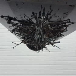 UPLAND fork mounted magnet with Debris