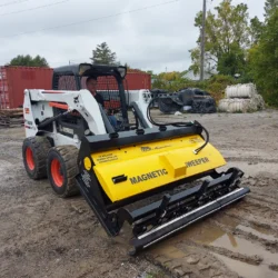 Balayeuse magnétique Bobcat Ocicat par Bluestreak Equipment