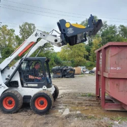 Attachement magnétique Ocicat pour skidsteer à nettoyage hydraulique