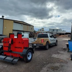 Towable magnetic grader springtooth magnet