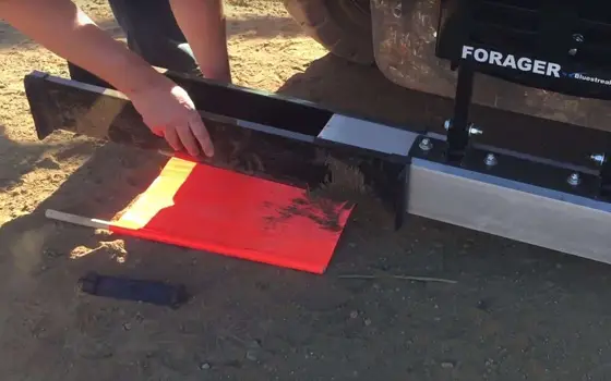 Forager Rear Mount Magnet Debris