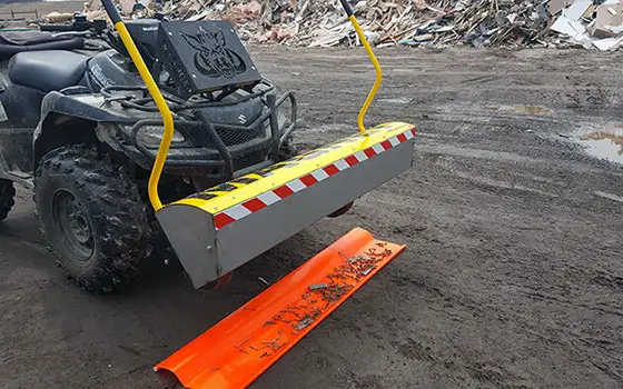 Longhorn Front Mount Magnet Debris