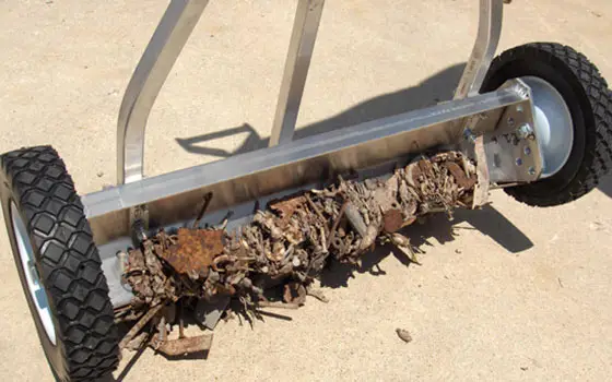 RIP Magnet with debris