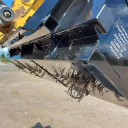 Balayeuse magn&eacute;tique agricole MeerKat par Bluestreak Equipment