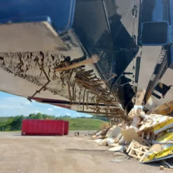 Balayeuse magn&eacute;tique Meerkat avec d&eacute;bris de d&eacute;charge