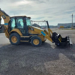 Toma amplia de retroexcavadora con Sokoke