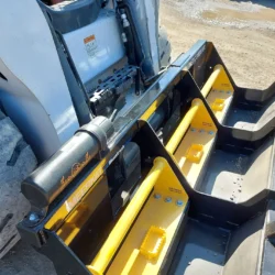 Accessoire de balayage magn&eacute;tique Bobcat par Bluestreak Equipment