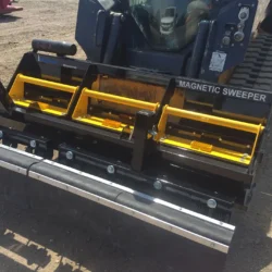 Balayeuse magn&eacute;tique de d&eacute;molition par Bluestreak Equipment