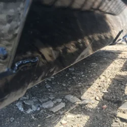 Barres d'usure en acier inoxydable MeerKat sur le fond de la balayeuse magn&eacute;tique