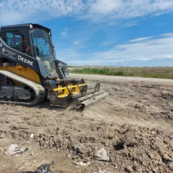 Balayeuse magn&eacute;tique Meerkat pour chemins de terre