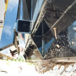 La balayeuse magn&eacute;tique Meerkat est &eacute;quip&eacute;e d'un dispositif enveloppant par Bluestreak Equipment