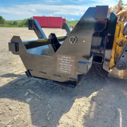 Attachement magn&eacute;tique pour skidsteer Meerkat