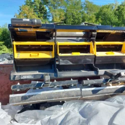 Aimant pivotant pour le nettoyage des d&eacute;bris m&eacute;talliques