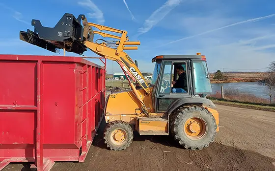 Sokoke Cleanoff Into 8 Foot Bin