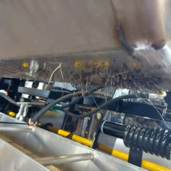 Aimant de récupération des poils de la brosse à neige de l'aéroport