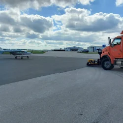 Balai magnétique aéroportuaire FOD par Bluestreak Equipment