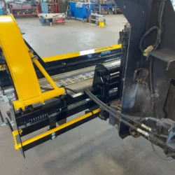 Connexion hydraulique auxiliaire à la balayeuse magnétique Baffin