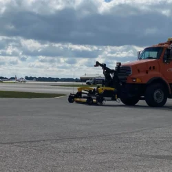 Baffin Roads Shoulder Hydraulic Release Magnetic Sweeper (balayeur magnétique à déclenchement hydraulique)