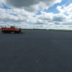 Balayeur magnétique FOD par Bluestreak Equipment