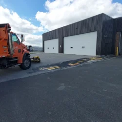 Fixation magnétique du camion chasse-neige