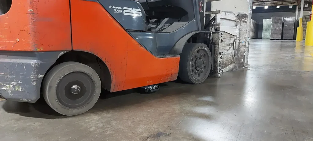 Vigilant Forklift magnet Mounted Magnetic Sweeper