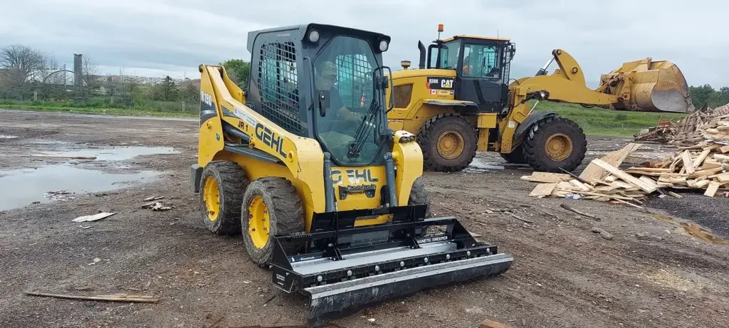 Lynx Jobsite Cleanup Magnet for Track Loaders