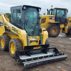 Lynx Jobsite Cleanup Magnet for Track Loaders