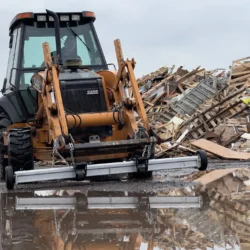 Aimant Erebus sur pelleteuse pour le nettoyage de la décharge