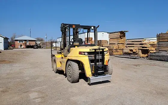 Forager XL Forklift Magnet on Hyundai 80D9