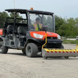 Aimant Yak monté à l'avant sur Kubota avec montage chasse-neige