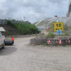 Imanes para minería Phu Bia Uturnatplantsite Minería en Phu Bia, Laos