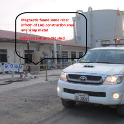 Barredora magnética de la mina Phu Bia frente a la construcción del laboratorio.